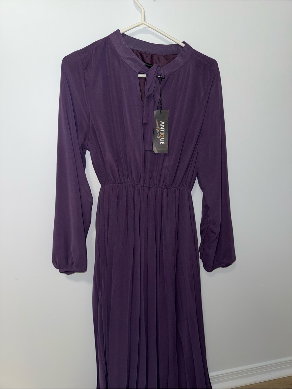 Antique Lavender-Purple Long Sleeve Pleated Dress - Picture 2 of 3